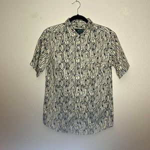 Loft 604 Men’s medium button up short sleeve fishing lure shirt